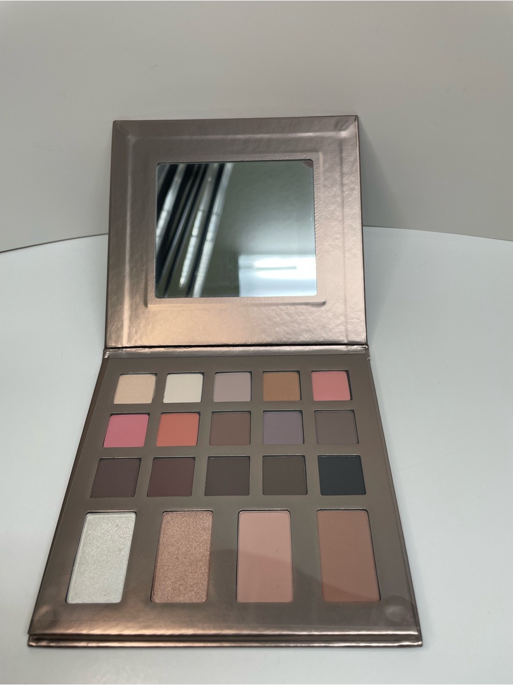 Billy B Gallany Eyeshadow Palette - Multi Finish Shades